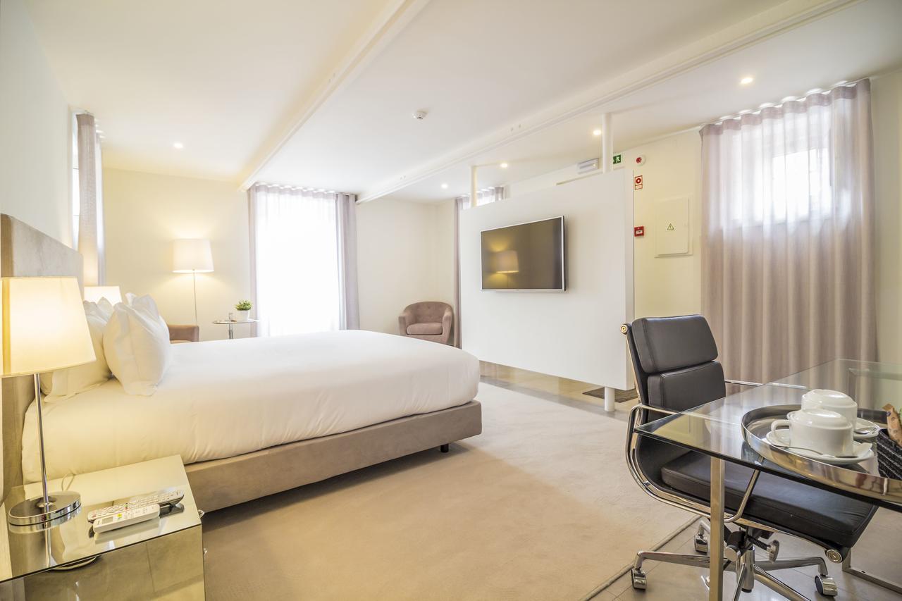Superior King Room,971005174:JPEG